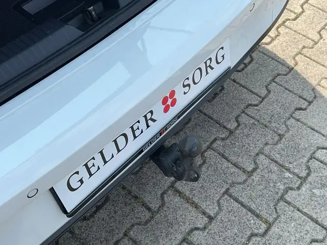 Volkswagen Golf view 14
