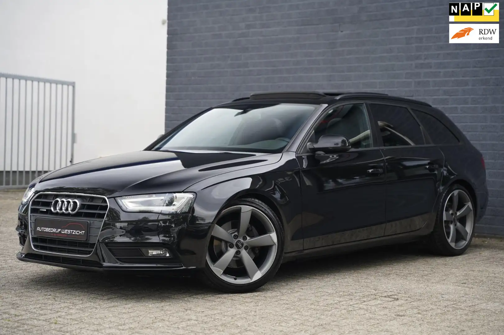 Audi A4 AVANT 2.0 TFSI quattro 225pk S-Line, Automaat, Pan Zwart - 1