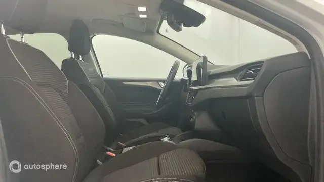 Ford Focus view 15