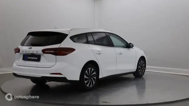 Ford Focus view 5