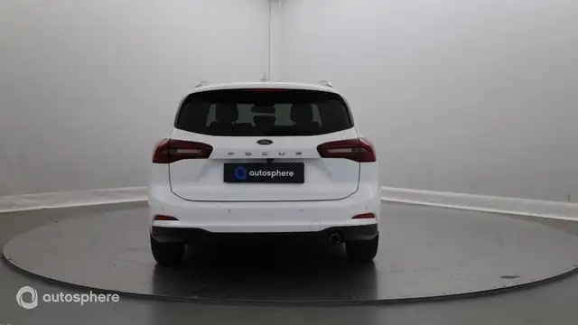Ford Focus view 6