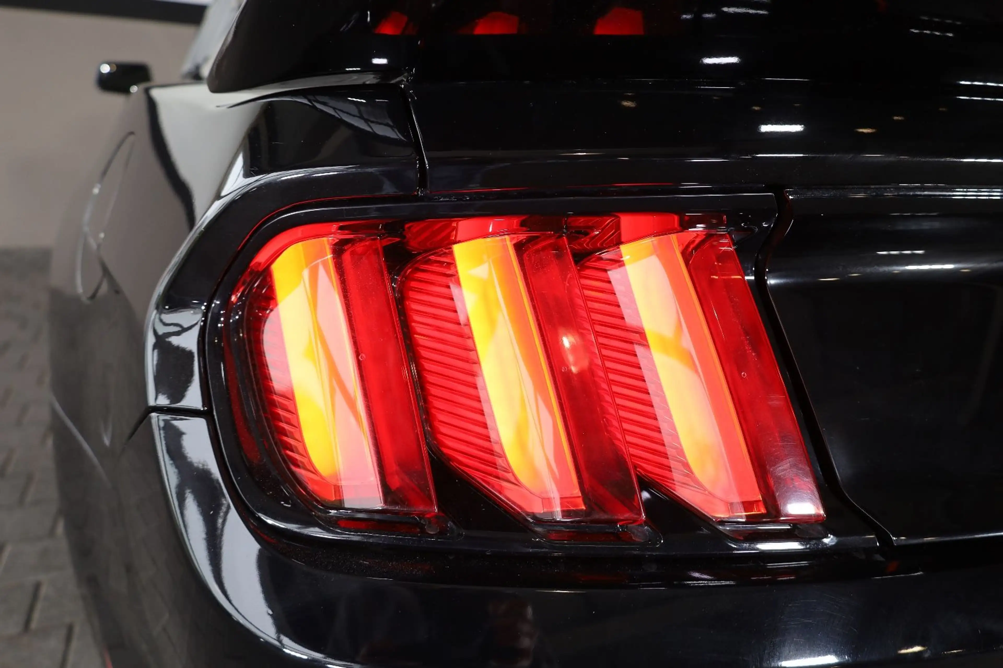 Ford Mustang 3.7 V6/TEMPOMAT/XENON/KAMERA/BTH/MFL/R20 — photo 7