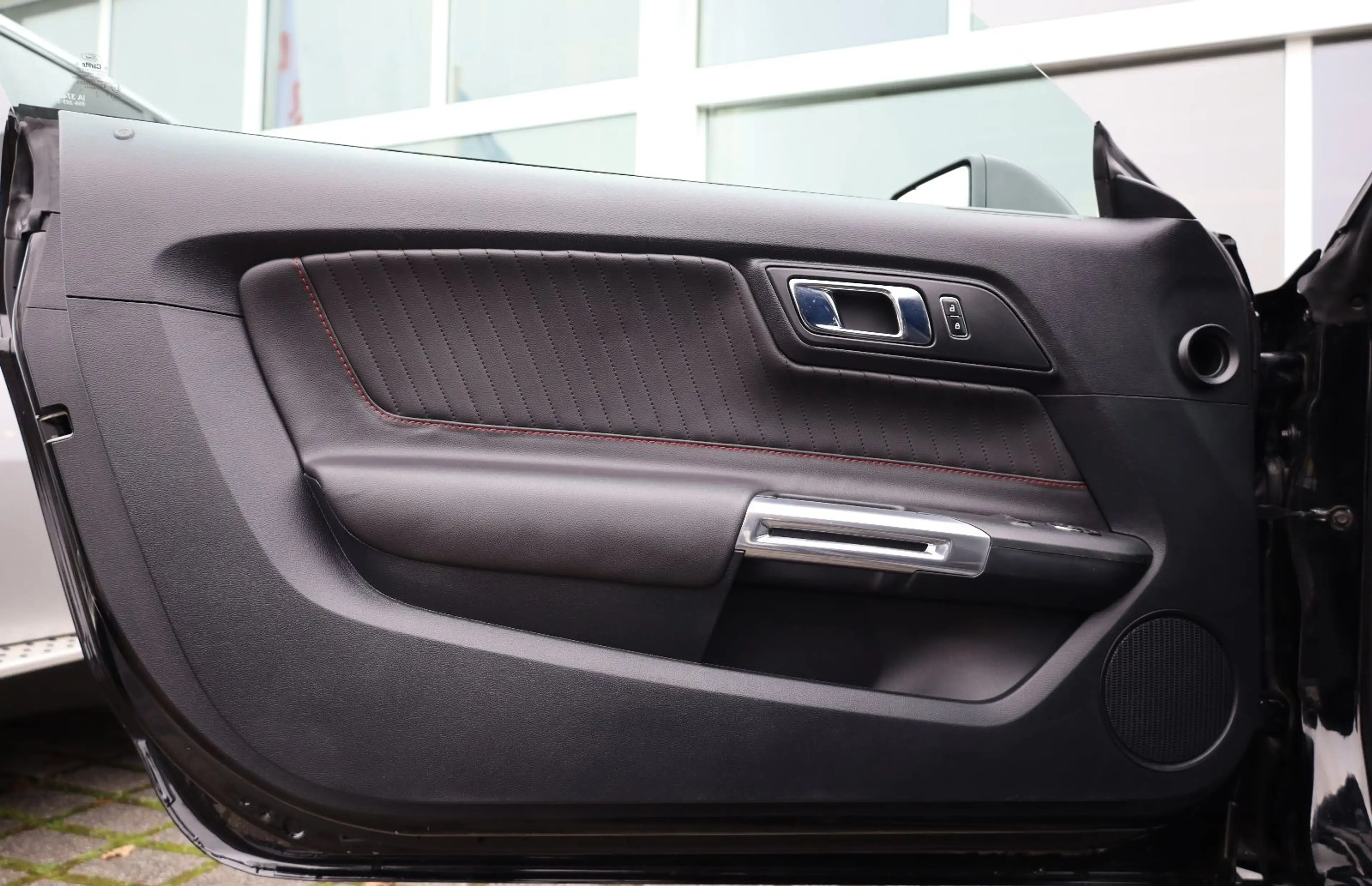 Ford Mustang 3.7 V6/TEMPOMAT/XENON/KAMERA/BTH/MFL/R20 — photo 10
