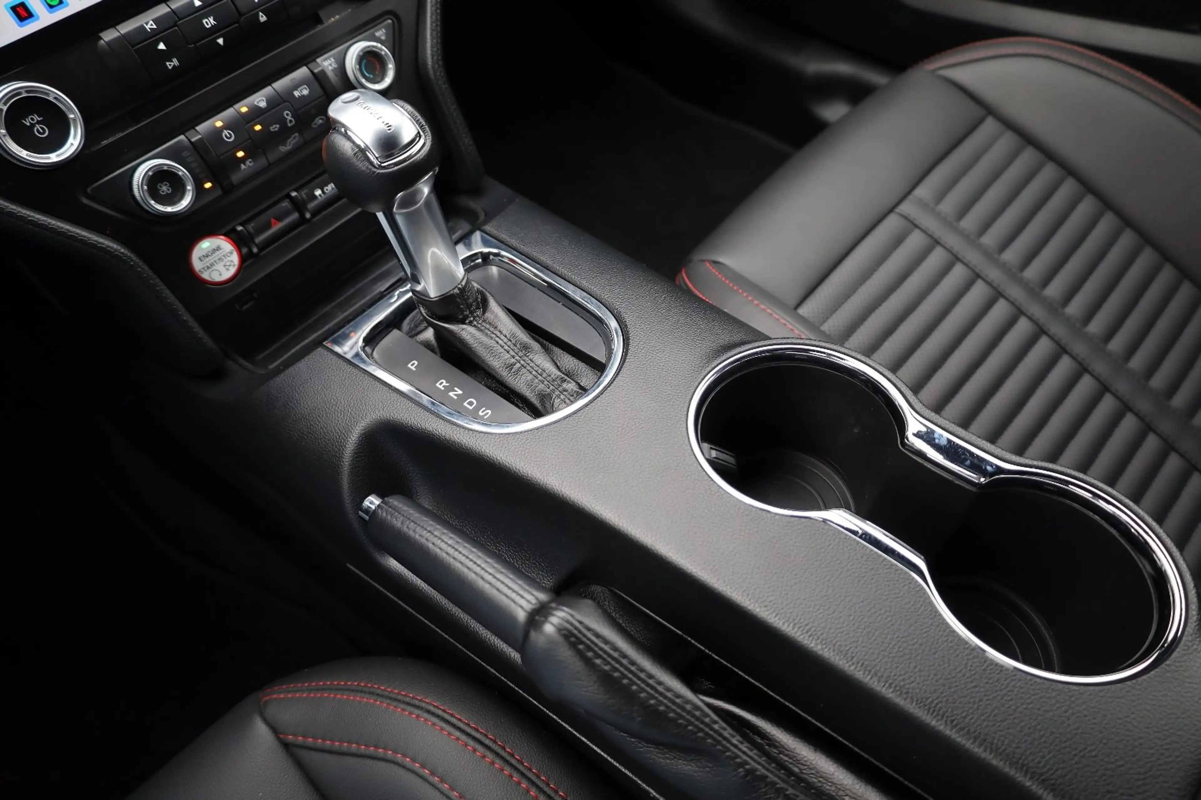 Ford Mustang 3.7 V6/TEMPOMAT/XENON/KAMERA/BTH/MFL/R20 — photo 15
