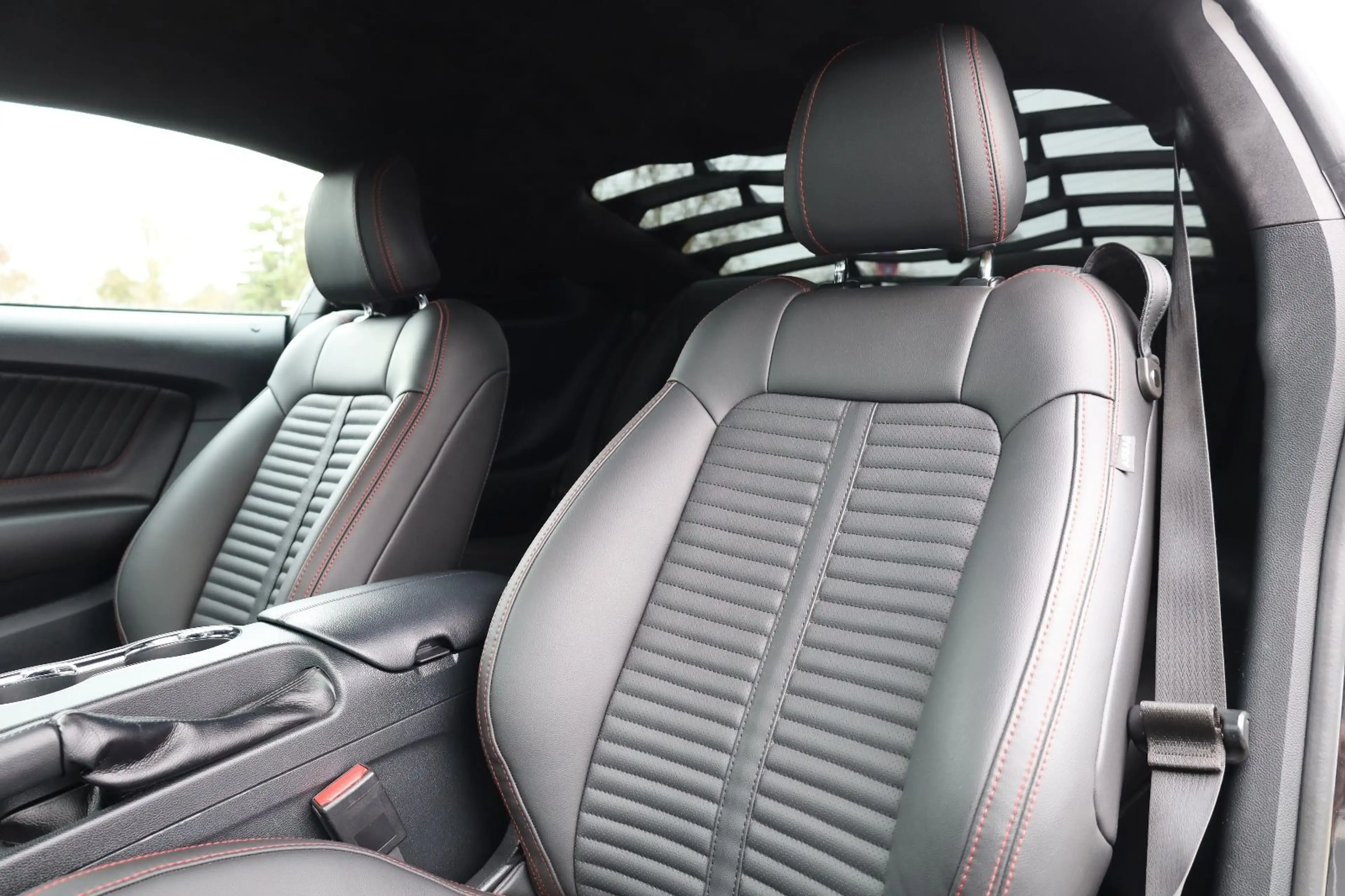 Ford Mustang 3.7 V6/TEMPOMAT/XENON/KAMERA/BTH/MFL/R20 — photo 11