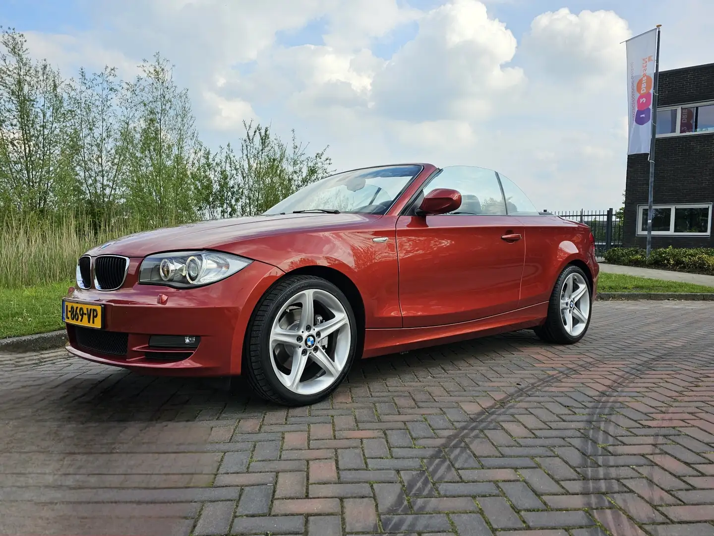 BMW 120 High Executive Roşu - 1