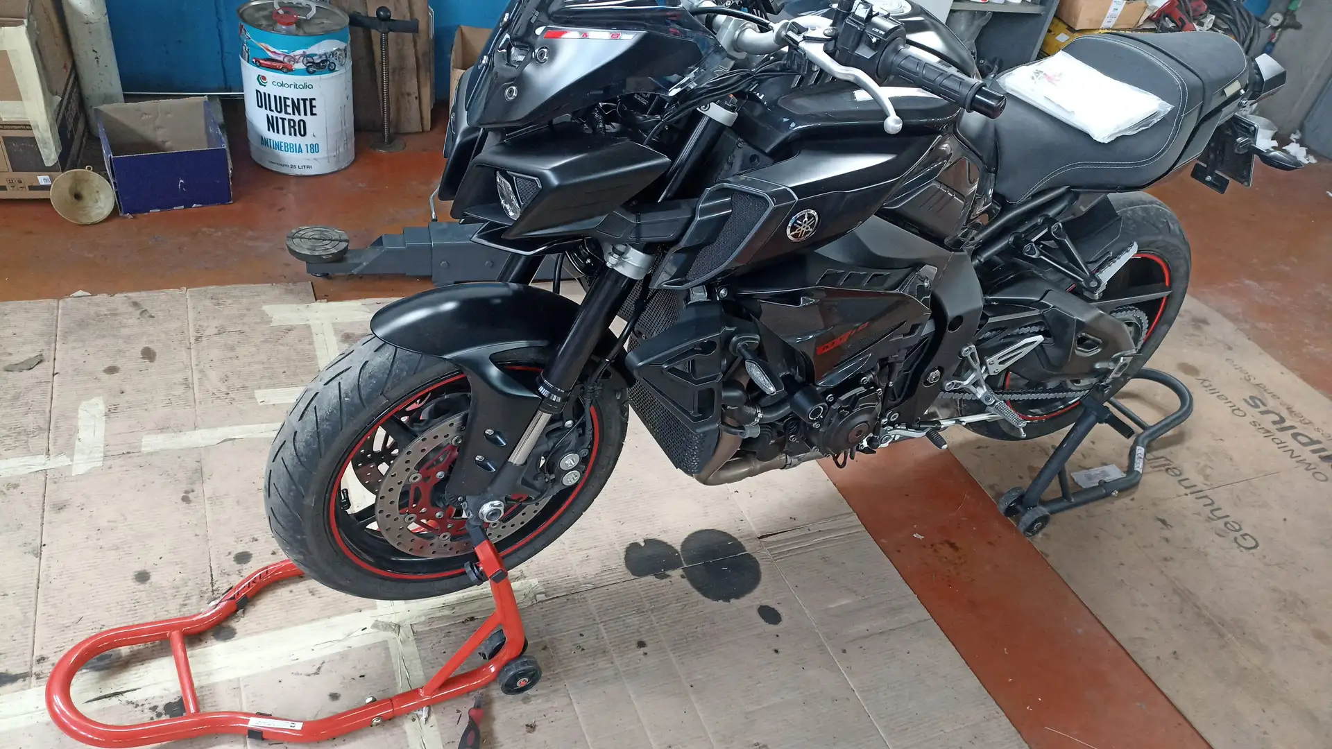Yamaha MT-10 Negro - 2