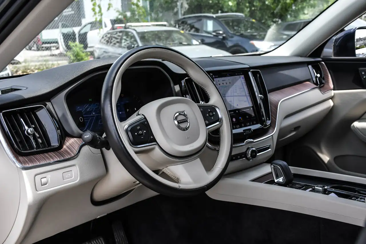 Volvo XC60 снимка Volvo XC60