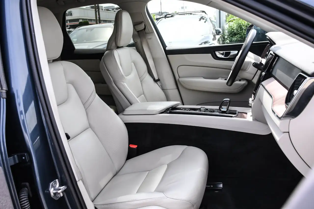 Volvo XC60 снимка Volvo XC60