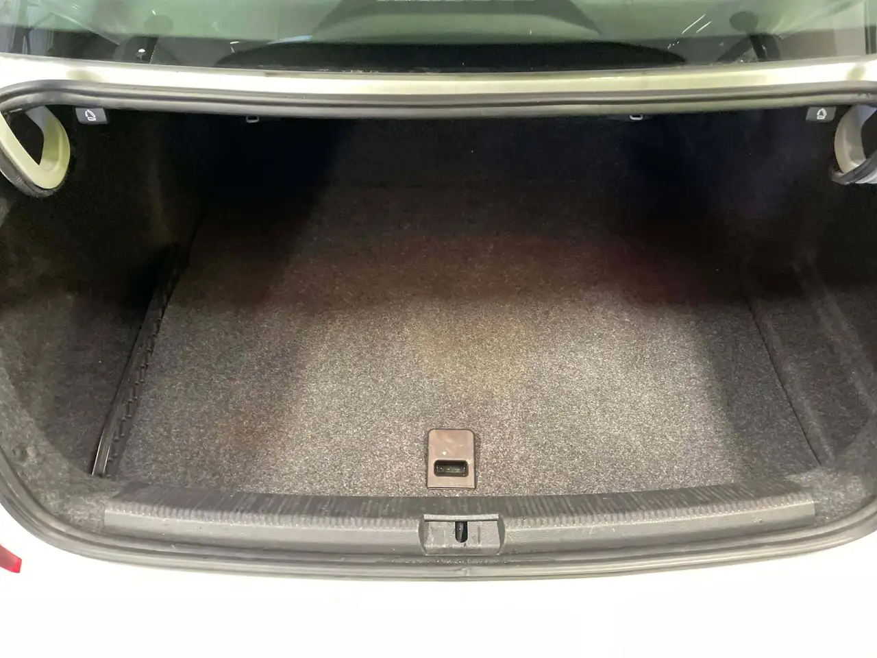 Volkswagen Passat снимка Volkswagen Passat