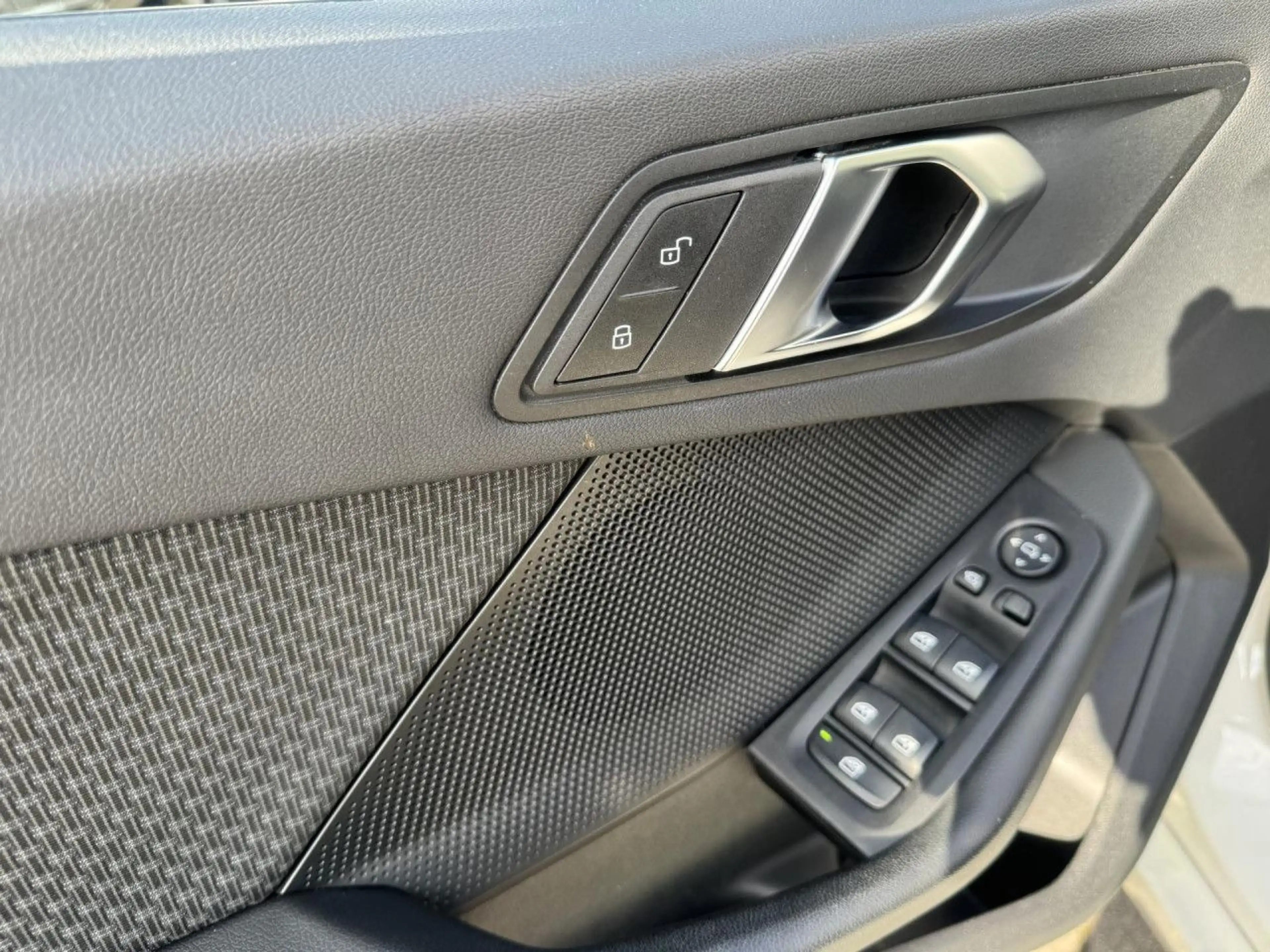 BMW 118 i DKG-Aut.LiveProf.LED Sitzh.Temp.DAB PDC 17" — photo 10