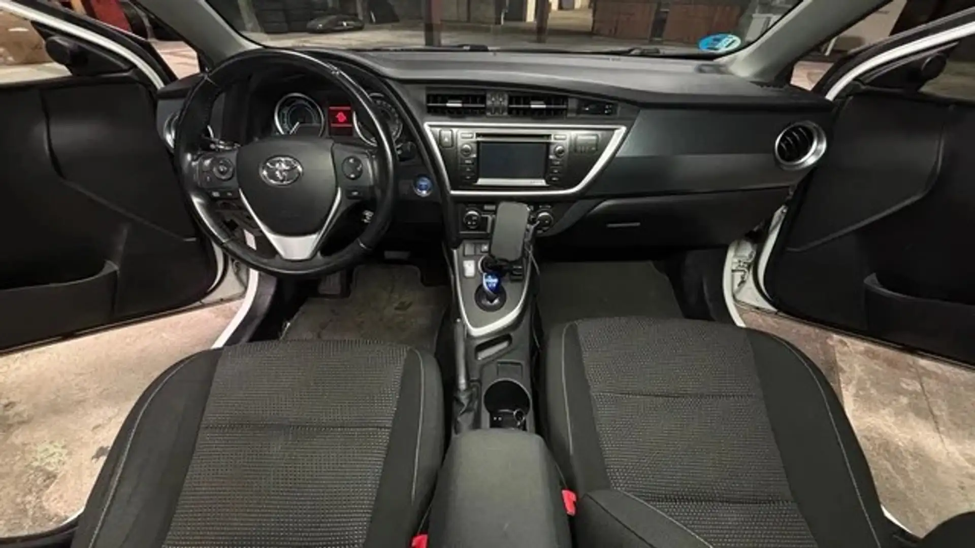Toyota Auris hybrid Active Wit - 1