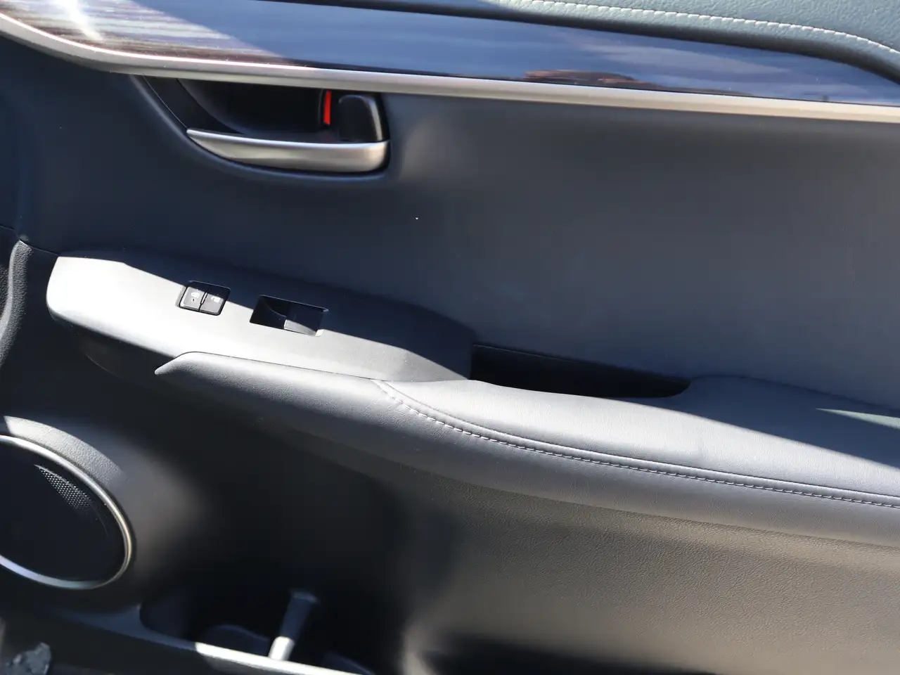 Lexus NX photo Lexus NX