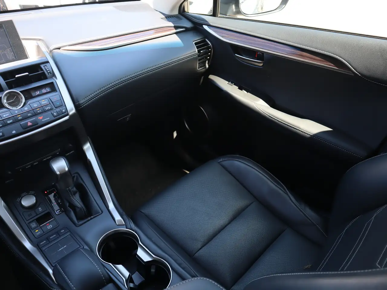 Lexus NX photo Lexus NX
