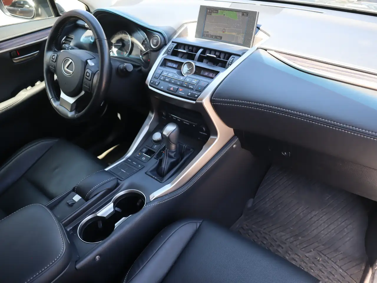 Lexus NX photo Lexus NX