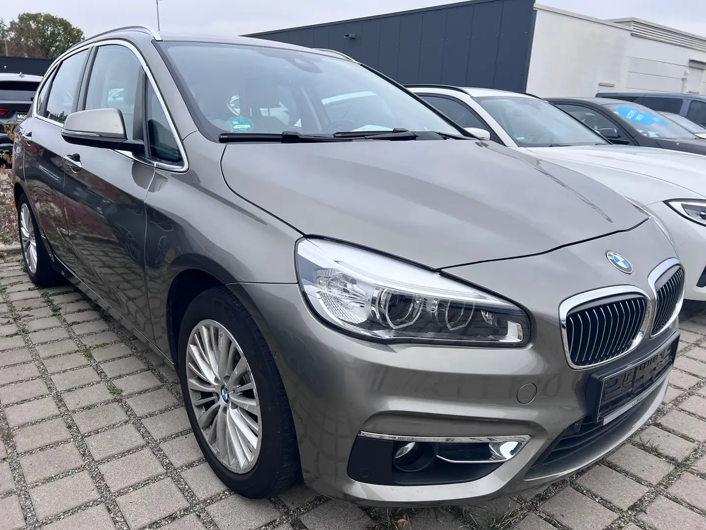 BMW 218 218 d Silber - 2