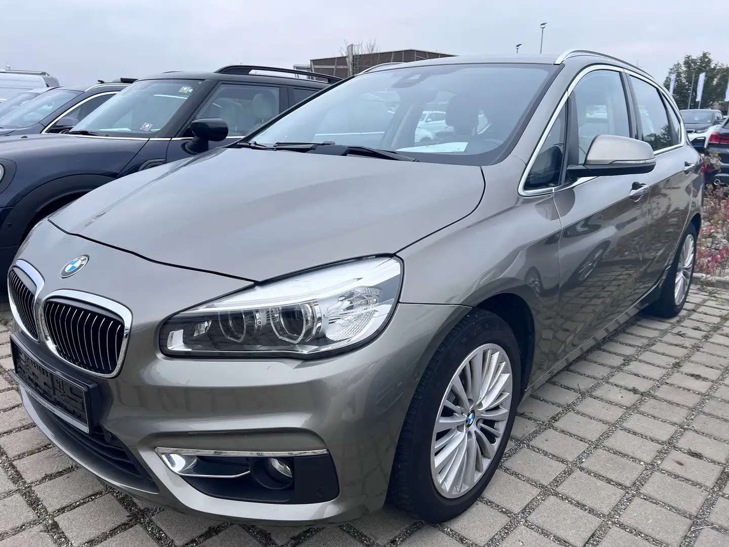 BMW 218 218 d Silber - 1