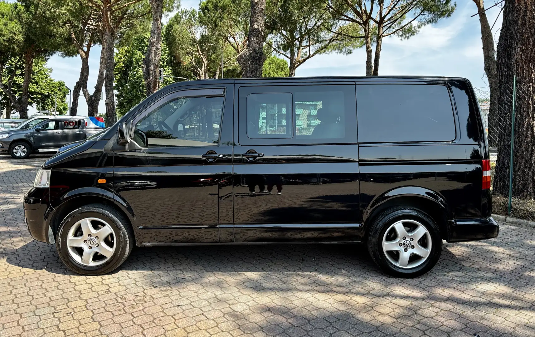 Volkswagen Transporter T5 2.5 TDI 131CV DSG Nero - 2