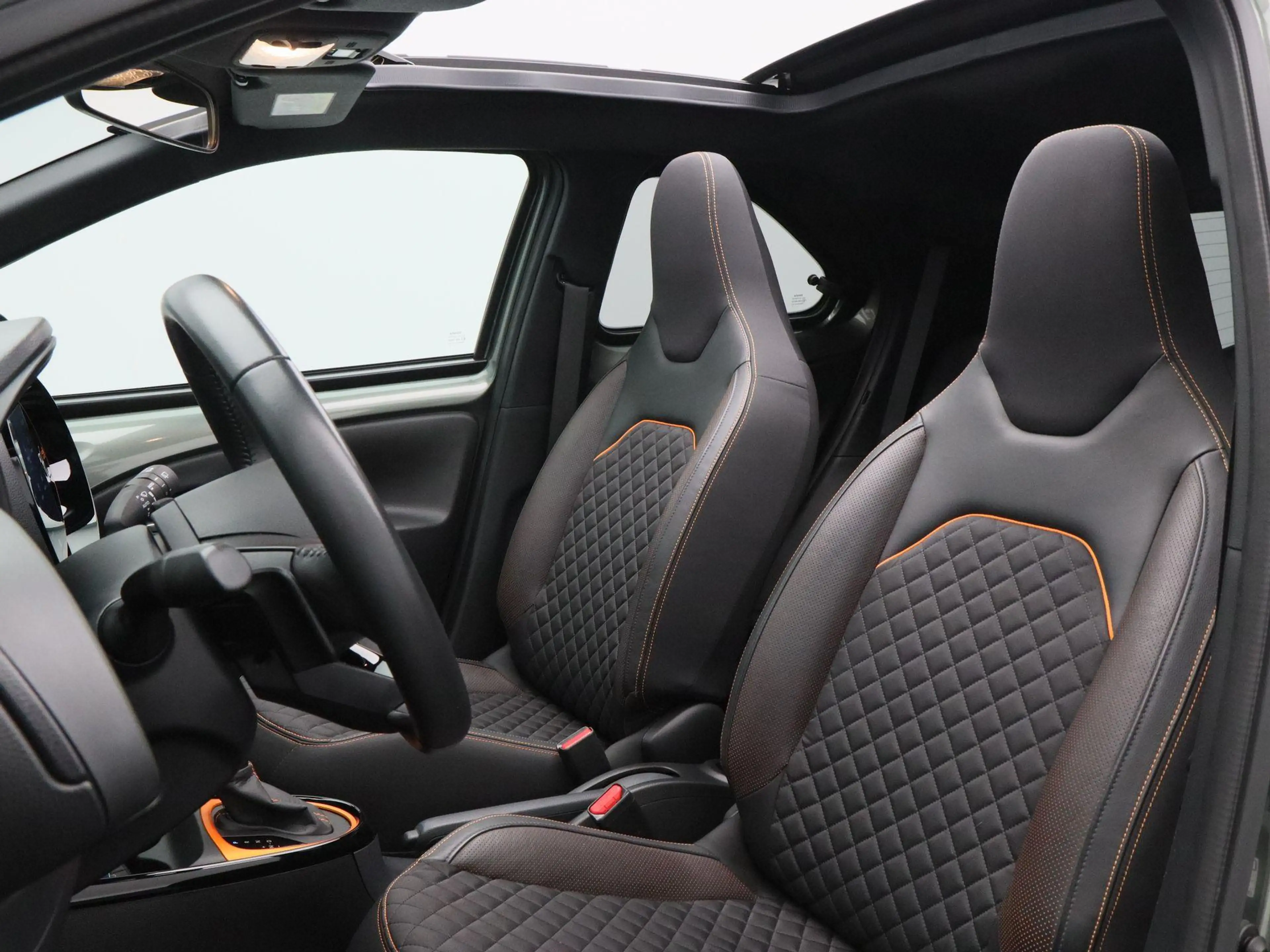 Toyota Aygo X 1.0 VVT-i S-CVT Automaat Limited | Stoelverwarming — photo 5