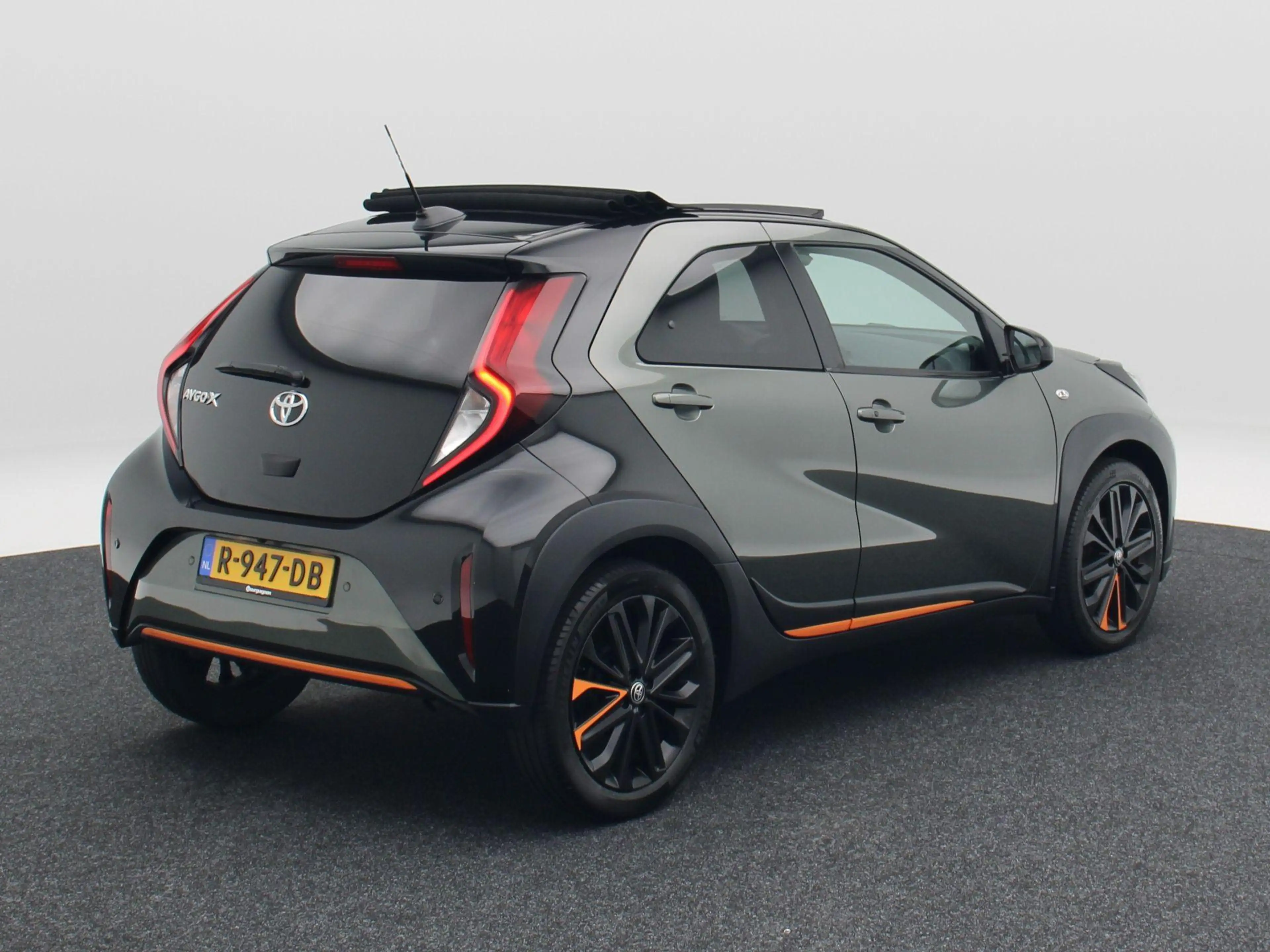 Toyota Aygo X 1.0 VVT-i S-CVT Automaat Limited | Stoelverwarming — photo 2