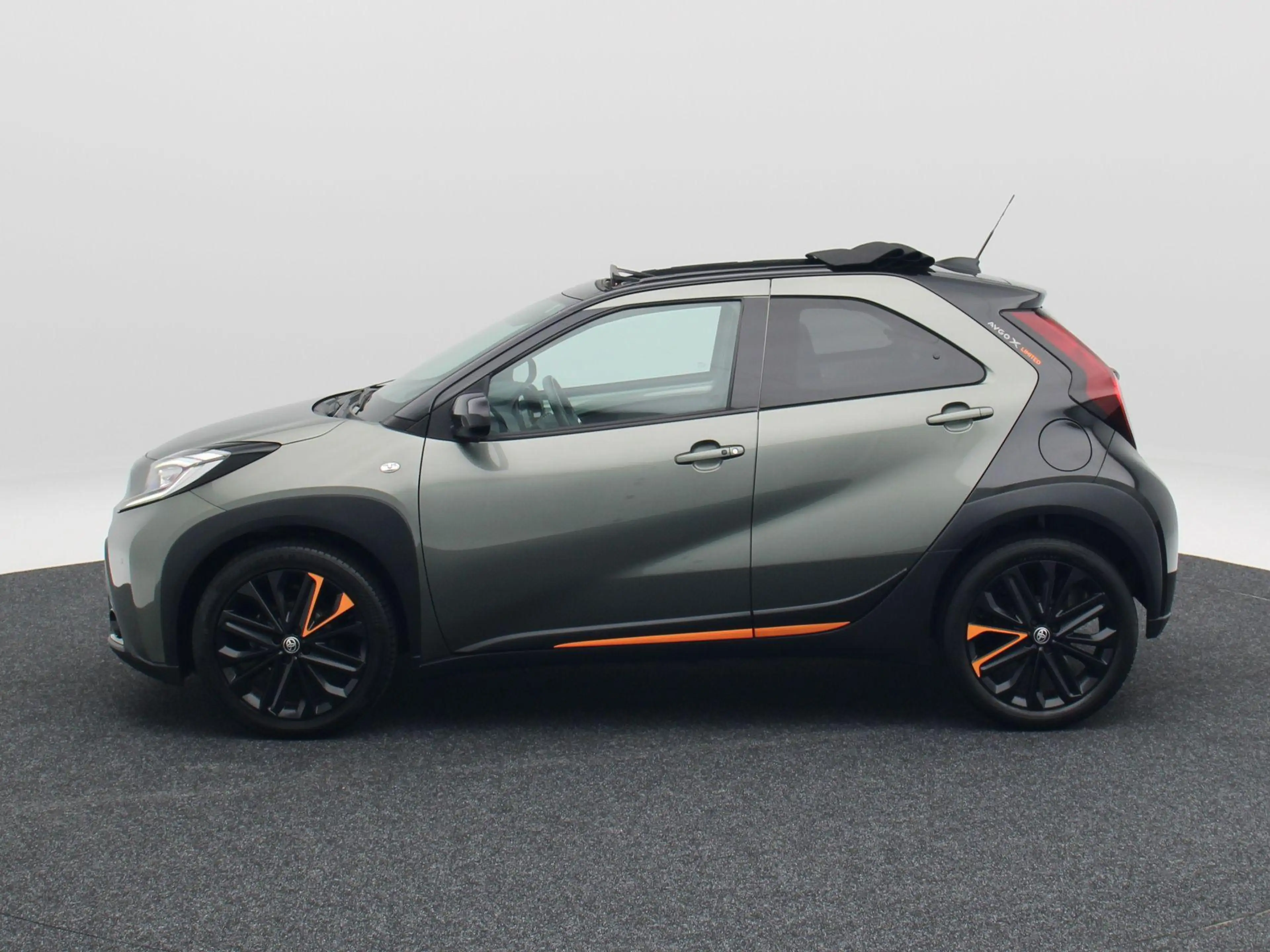 Toyota Aygo X 1.0 VVT-i S-CVT Automaat Limited | Stoelverwarming — photo 9