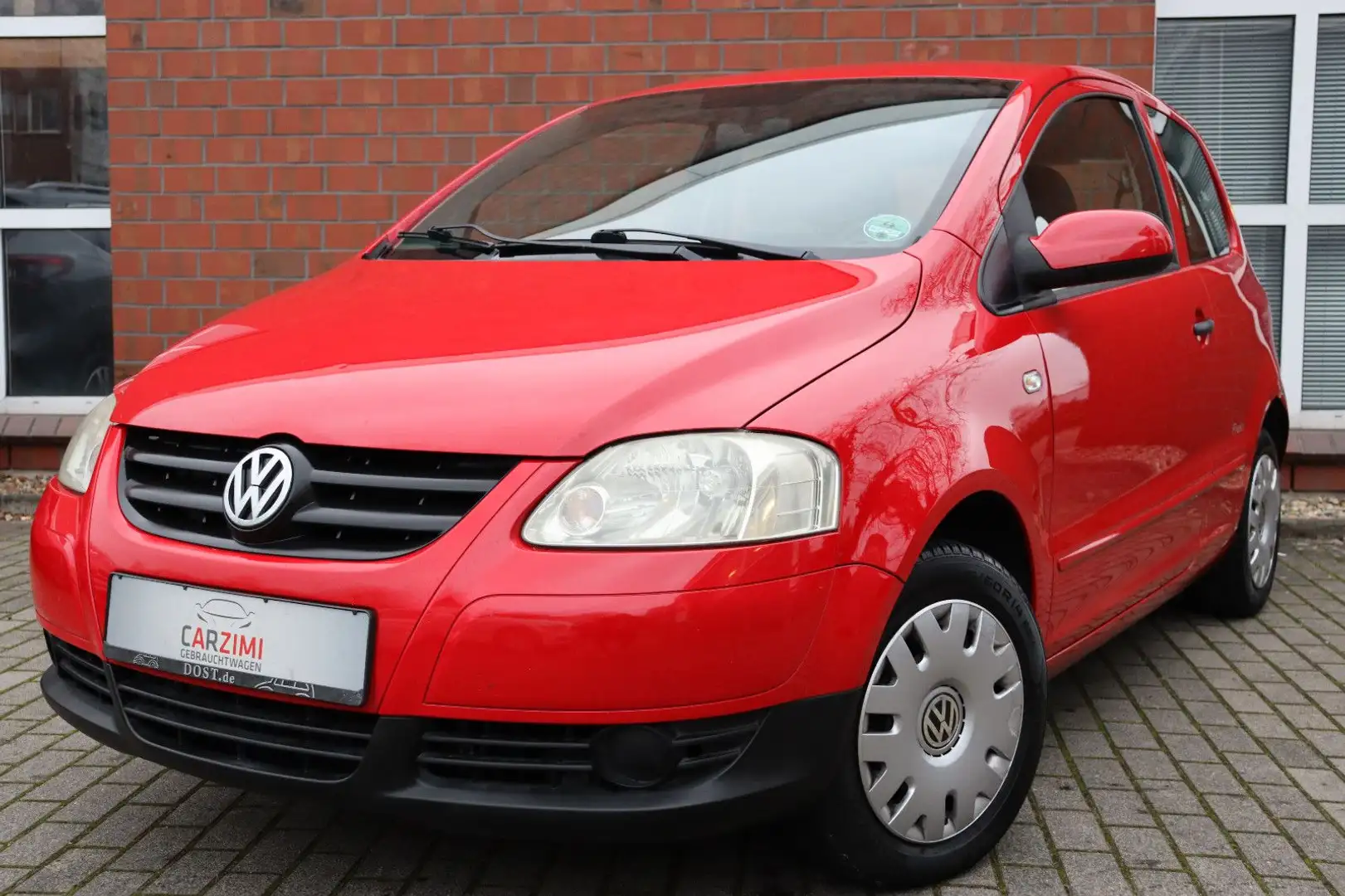 Volkswagen Fox 1.2 Fresh Klima TÜV 03/2027 Rot - 1