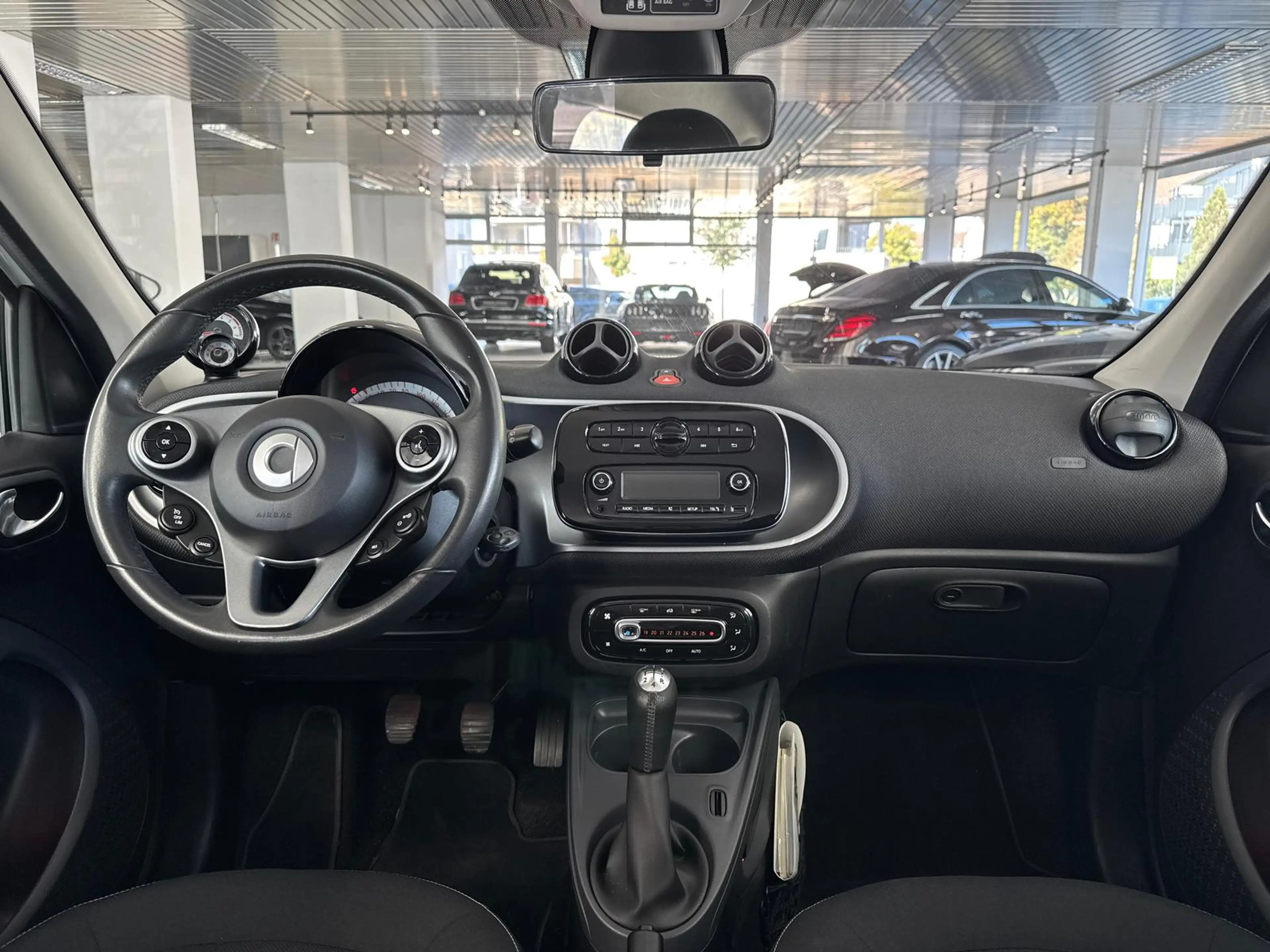 smart forFour PASSION*LED*TEMPOMAT*SITZH*PDC*AMBIENTE* — photo 13