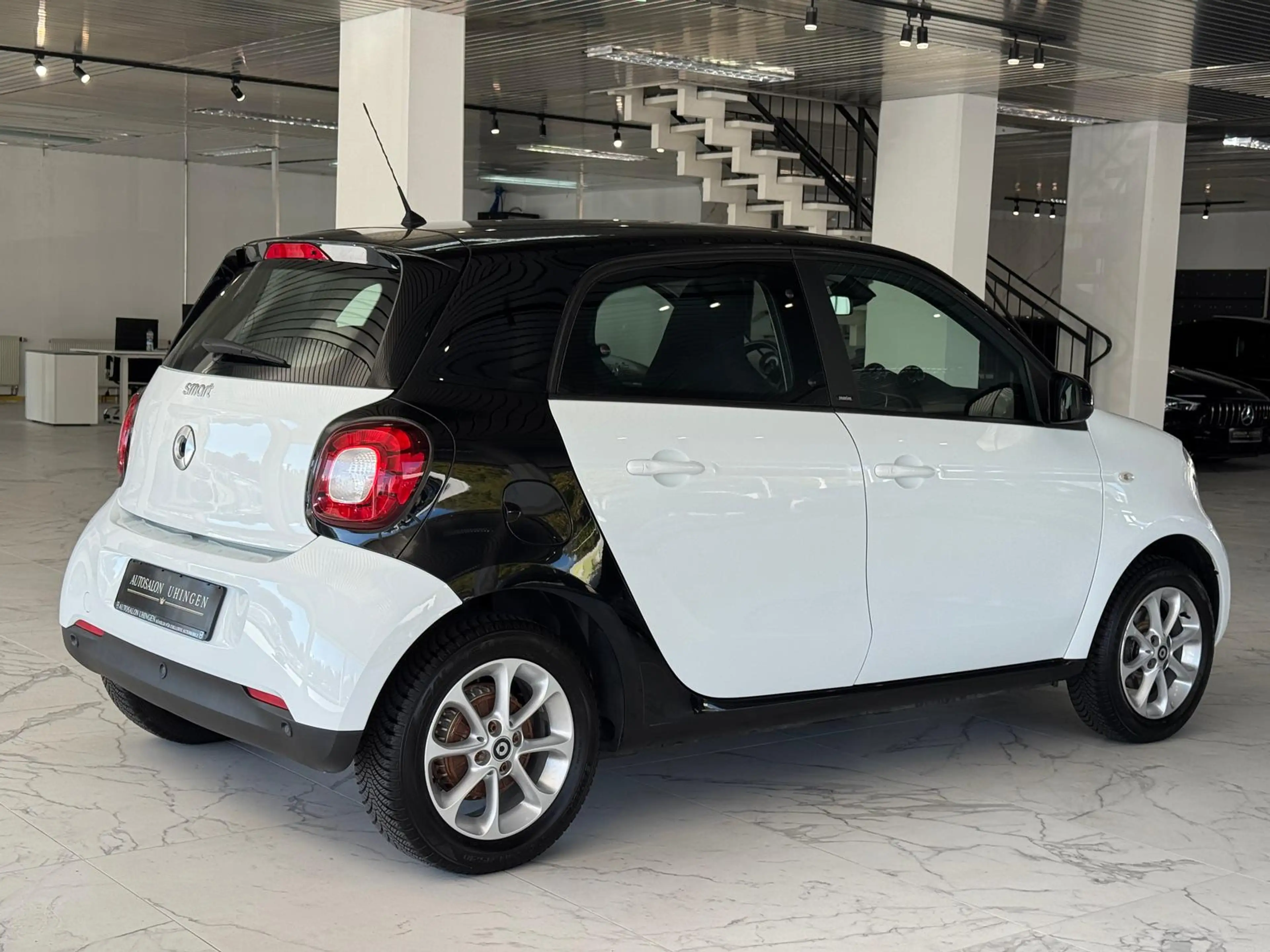 smart forFour PASSION*LED*TEMPOMAT*SITZH*PDC*AMBIENTE* — photo 5