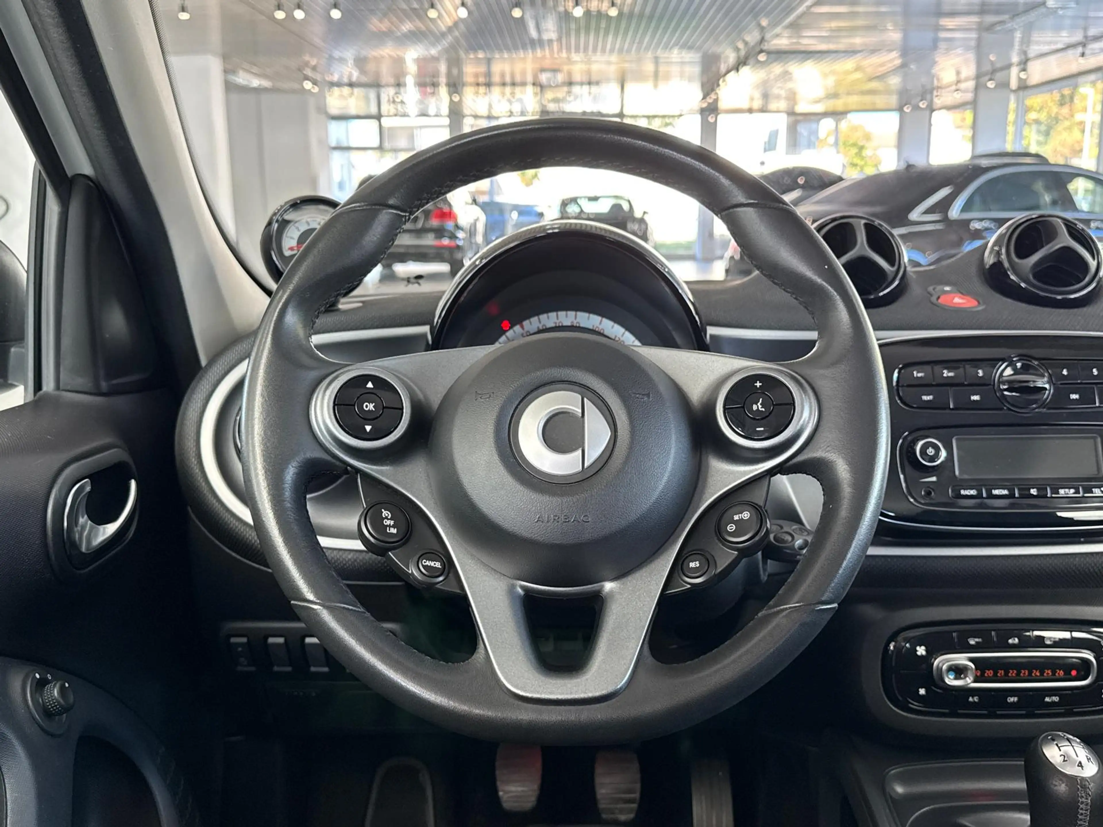 smart forFour PASSION*LED*TEMPOMAT*SITZH*PDC*AMBIENTE* — photo 11