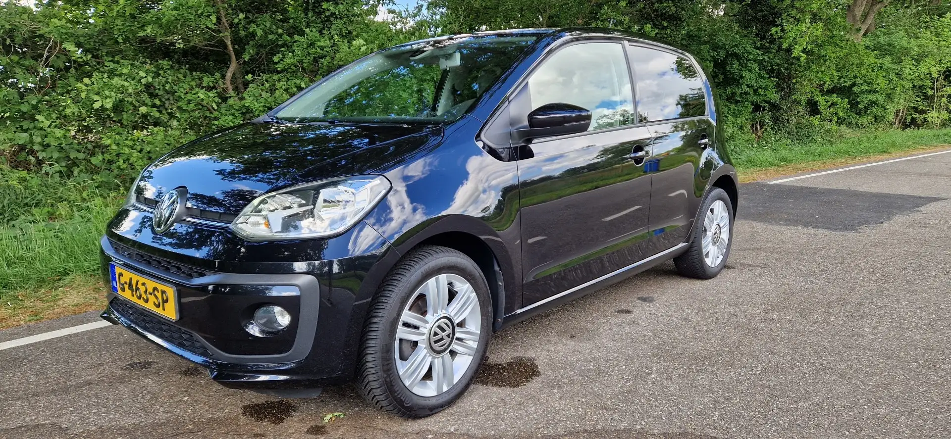 Volkswagen up! 1.0 BMT beats Noir - 1