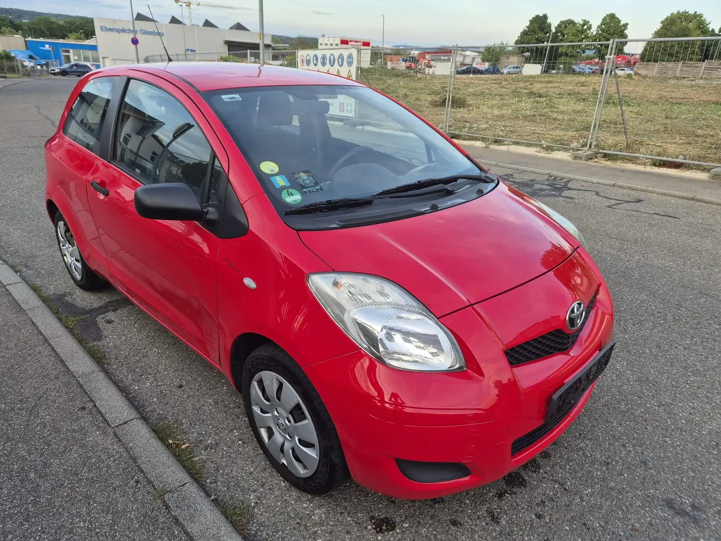 Toyota Yaris Mit Klimaanlage ohne TÜV Czerwony - 2