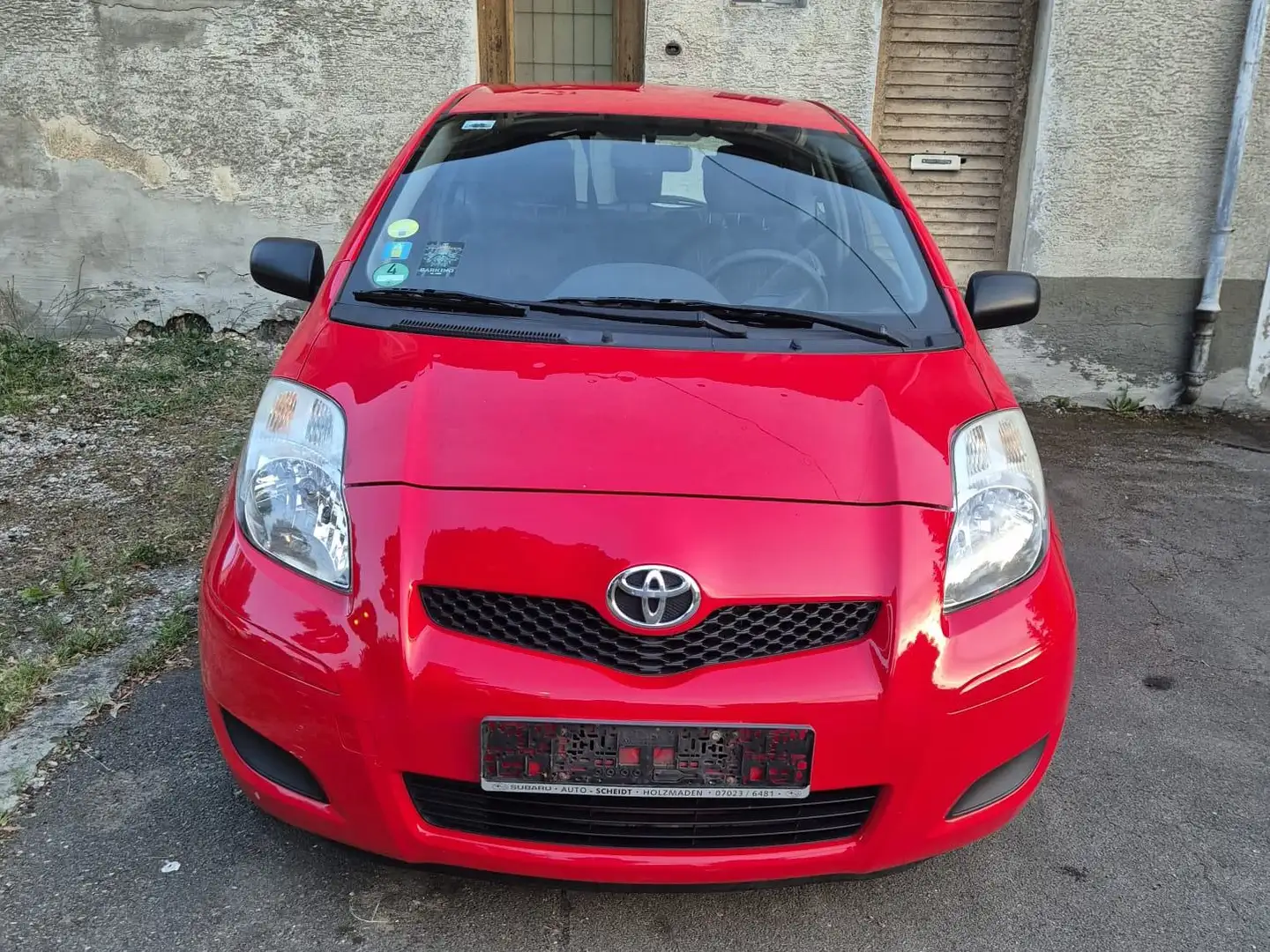 Toyota Yaris Mit Klimaanlage ohne TÜV Czerwony - 1