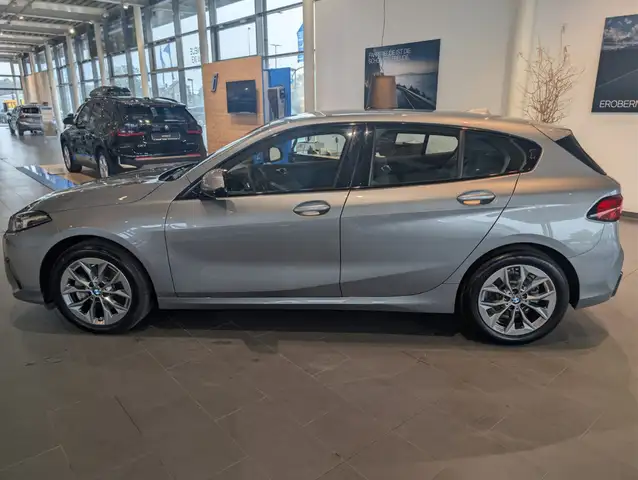 BMW 1 Series view 8