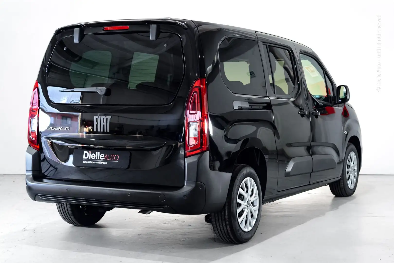 Fiat Doblo Doblò 1.5 BlueHdi 100CV 5 POSTI Nero - 2