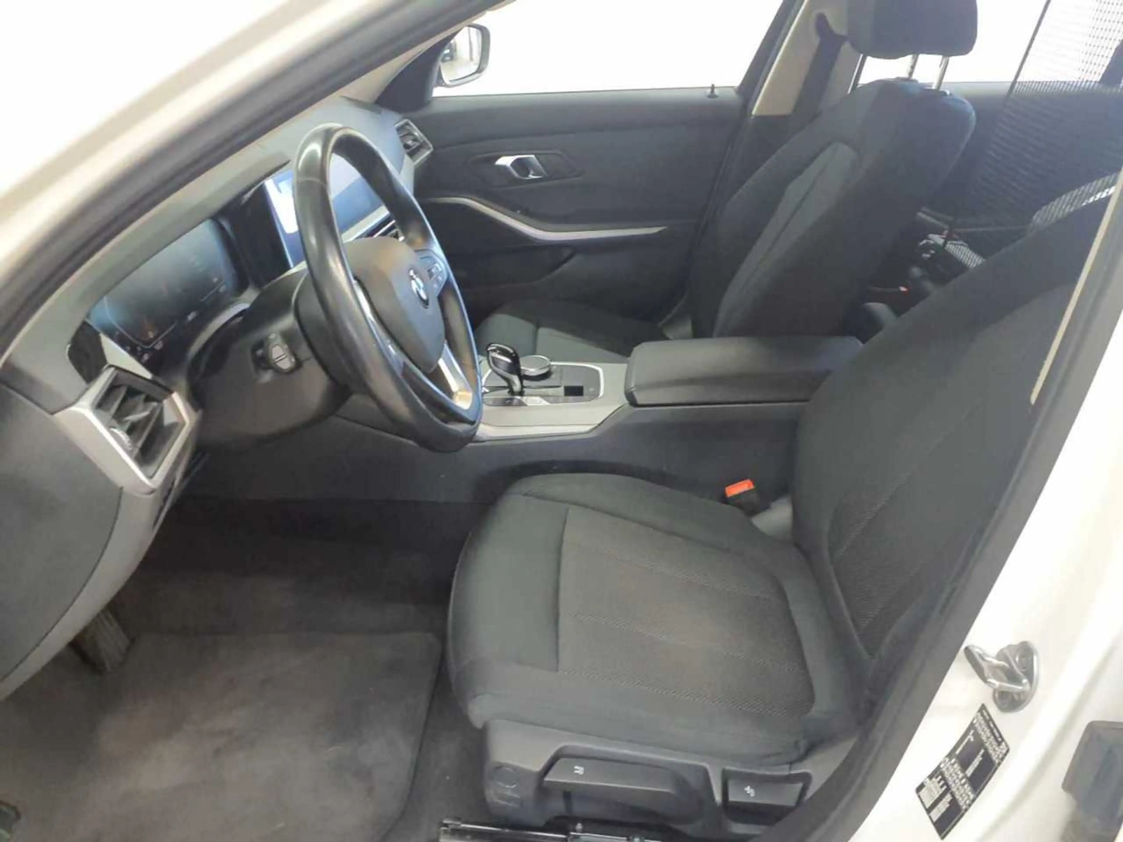 BMW 316 316d Touring Aut. Navi SHZ LED — photo 8