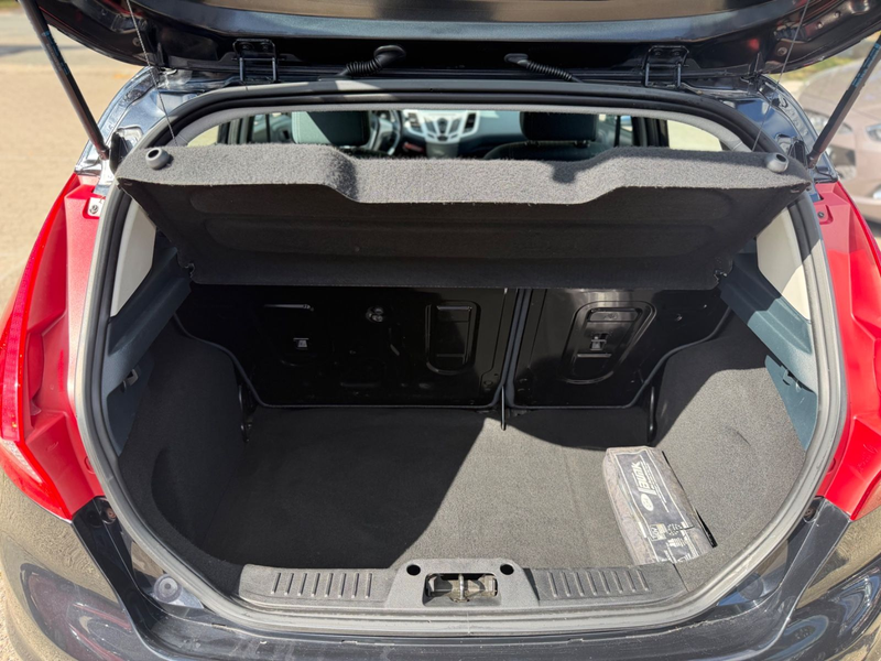 Ford Fiesta *KLIMAANLAGE*ALUFELGEN*SITZHEIZUNG*4/5-TÜR — photo 9