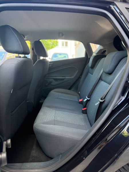 Ford Fiesta *KLIMAANLAGE*ALUFELGEN*SITZHEIZUNG*4/5-TÜR — photo 15