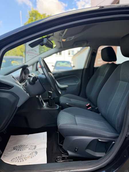 Ford Fiesta *KLIMAANLAGE*ALUFELGEN*SITZHEIZUNG*4/5-TÜR — photo 12