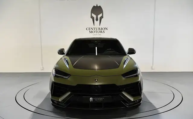 Lamborghini Urus view 2