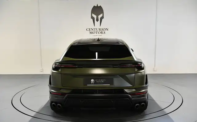 Lamborghini Urus view 5