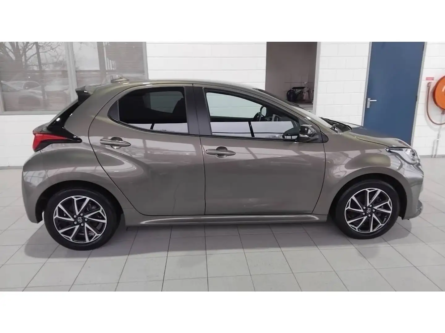 Toyota Yaris 1.5 Style | HUD | Keyless | Apple/Android | Stoel - 2