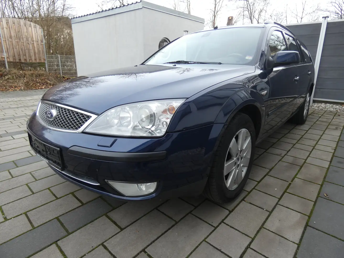 Ford Mondeo Ghia Blau - 2