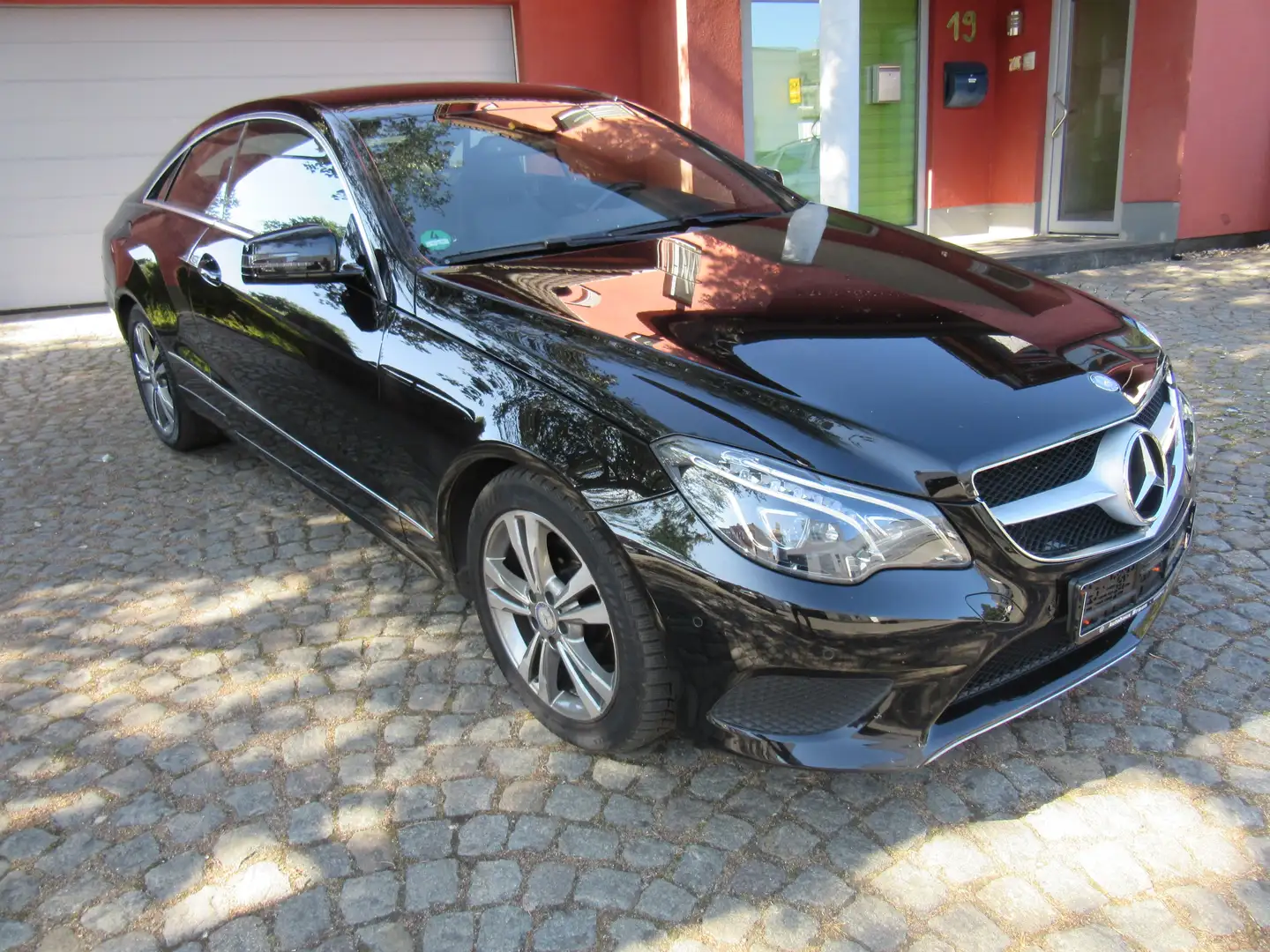 Mercedes-Benz E 200 E -Klasse Coupe Noir - 1