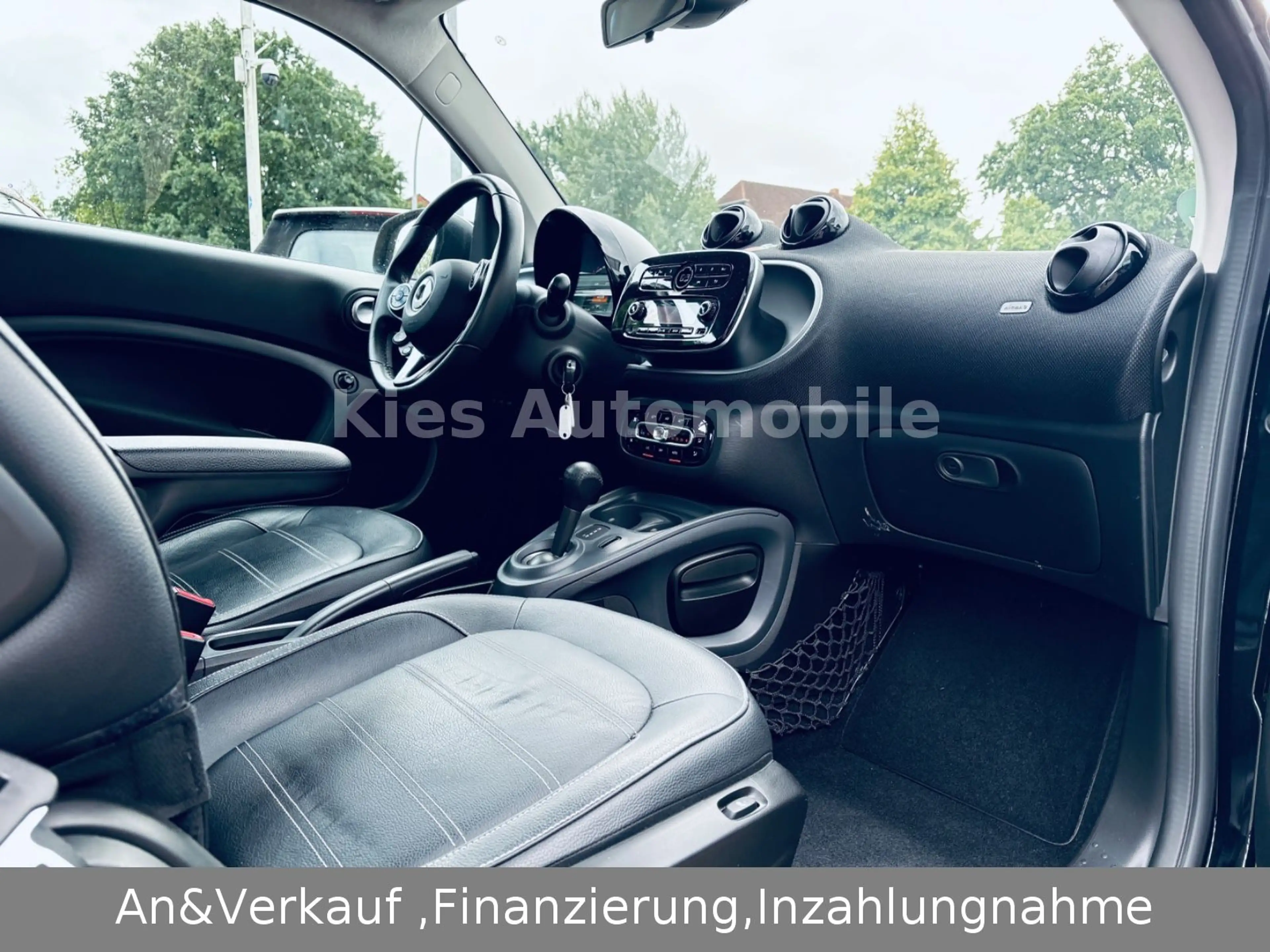 smart forTwo Prime AUTOM/LEDER/SITZH/PANO/KLIMA — photo 12