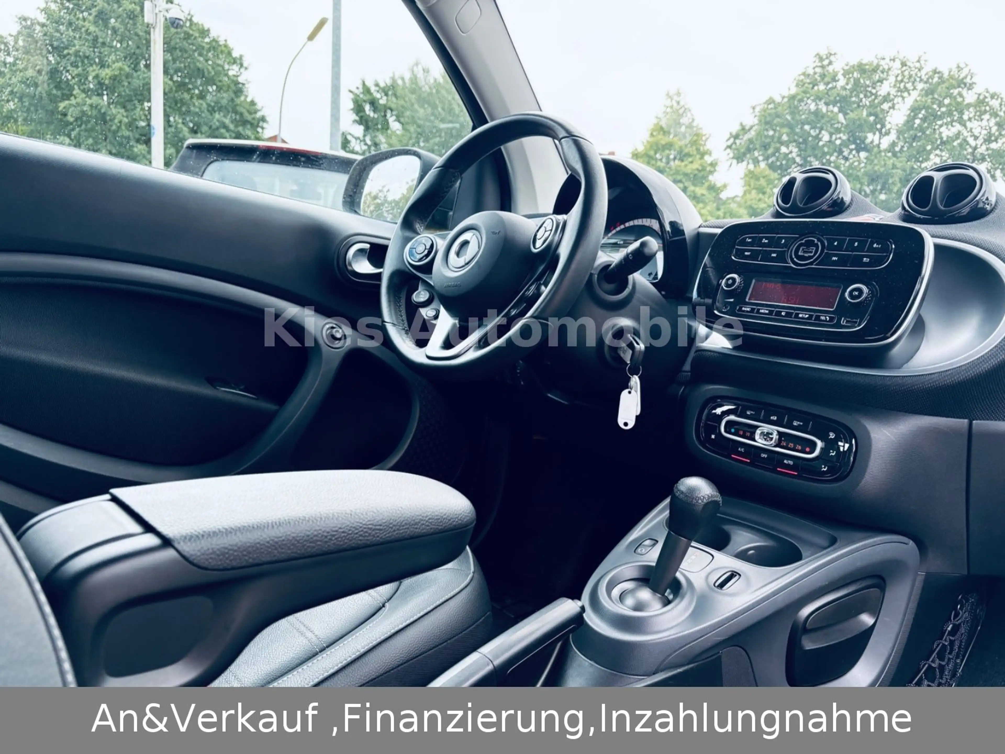 smart forTwo Prime AUTOM/LEDER/SITZH/PANO/KLIMA — photo 8