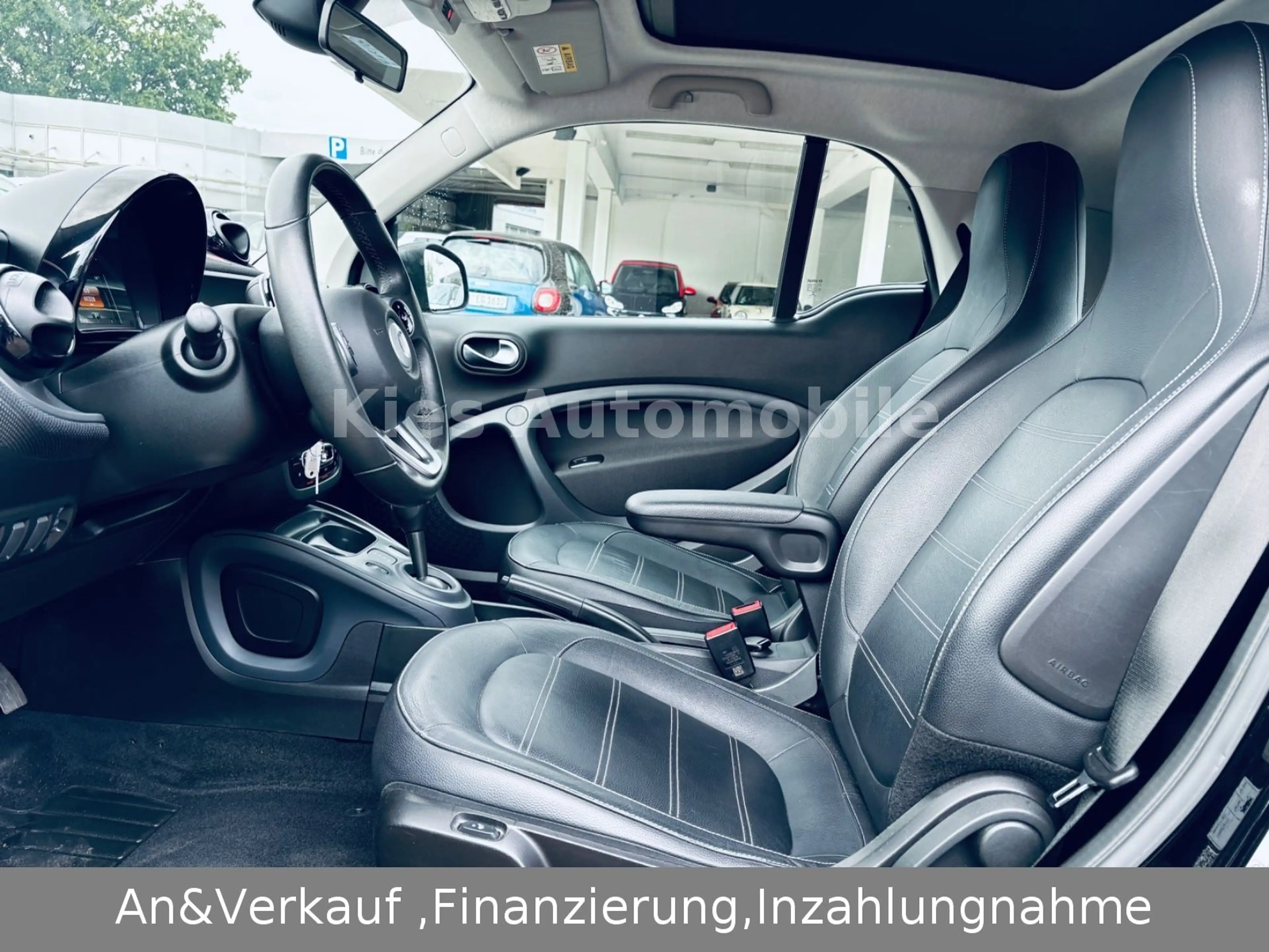 smart forTwo Prime AUTOM/LEDER/SITZH/PANO/KLIMA — photo 14