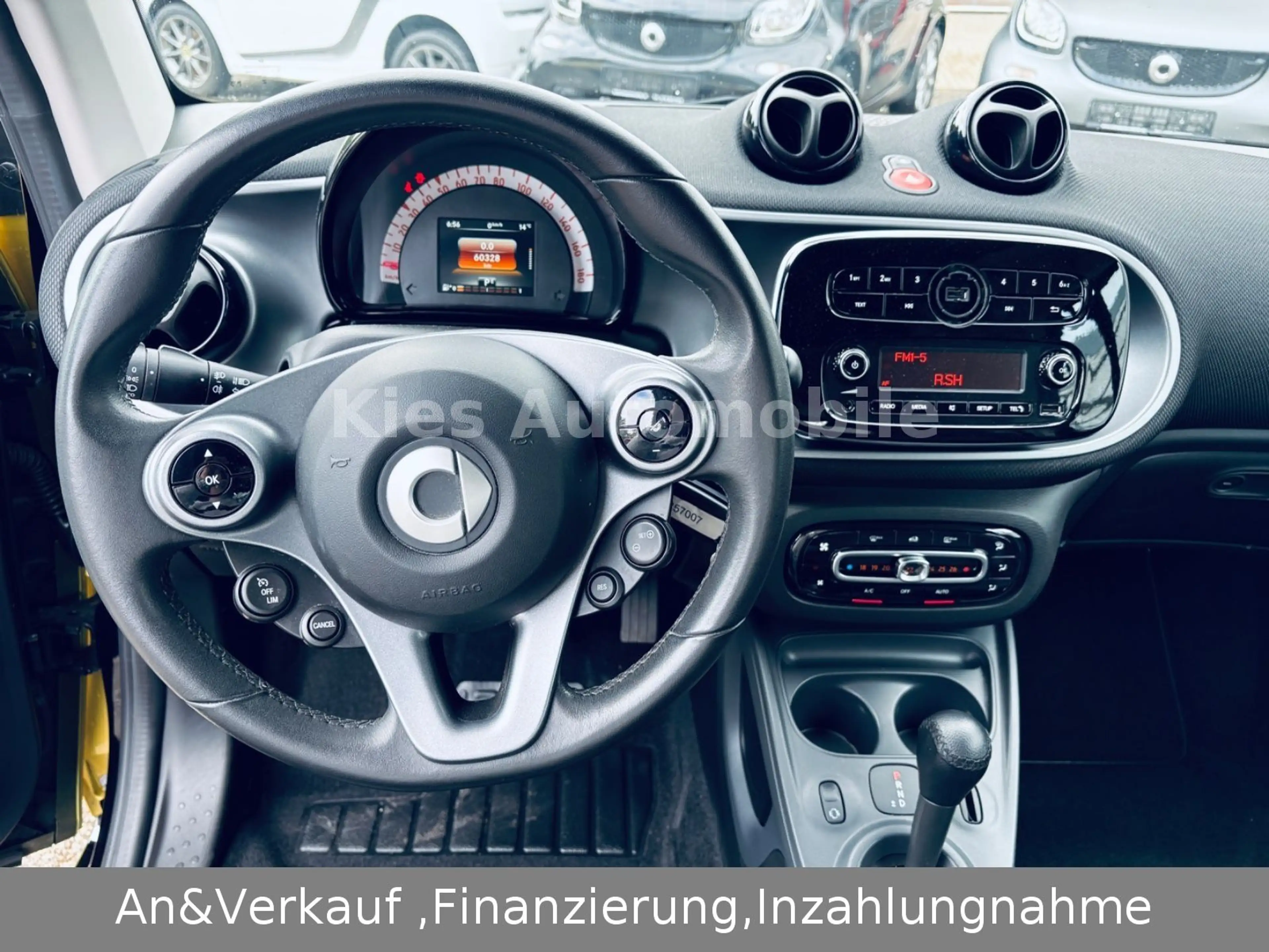 smart forTwo Prime AUTOM/LEDER/SITZH/PANO/KLIMA — photo 9