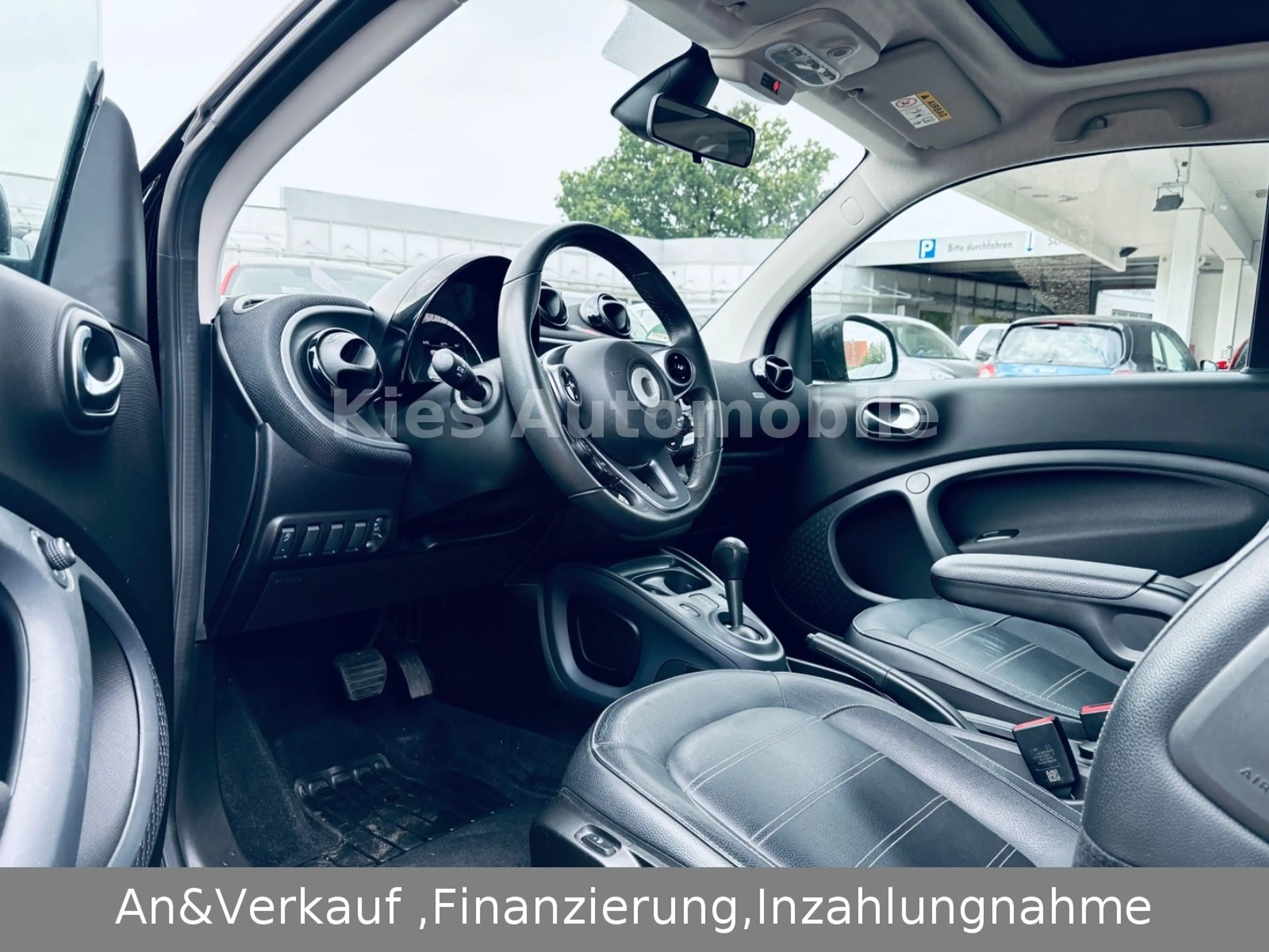 smart forTwo Prime AUTOM/LEDER/SITZH/PANO/KLIMA — photo 10