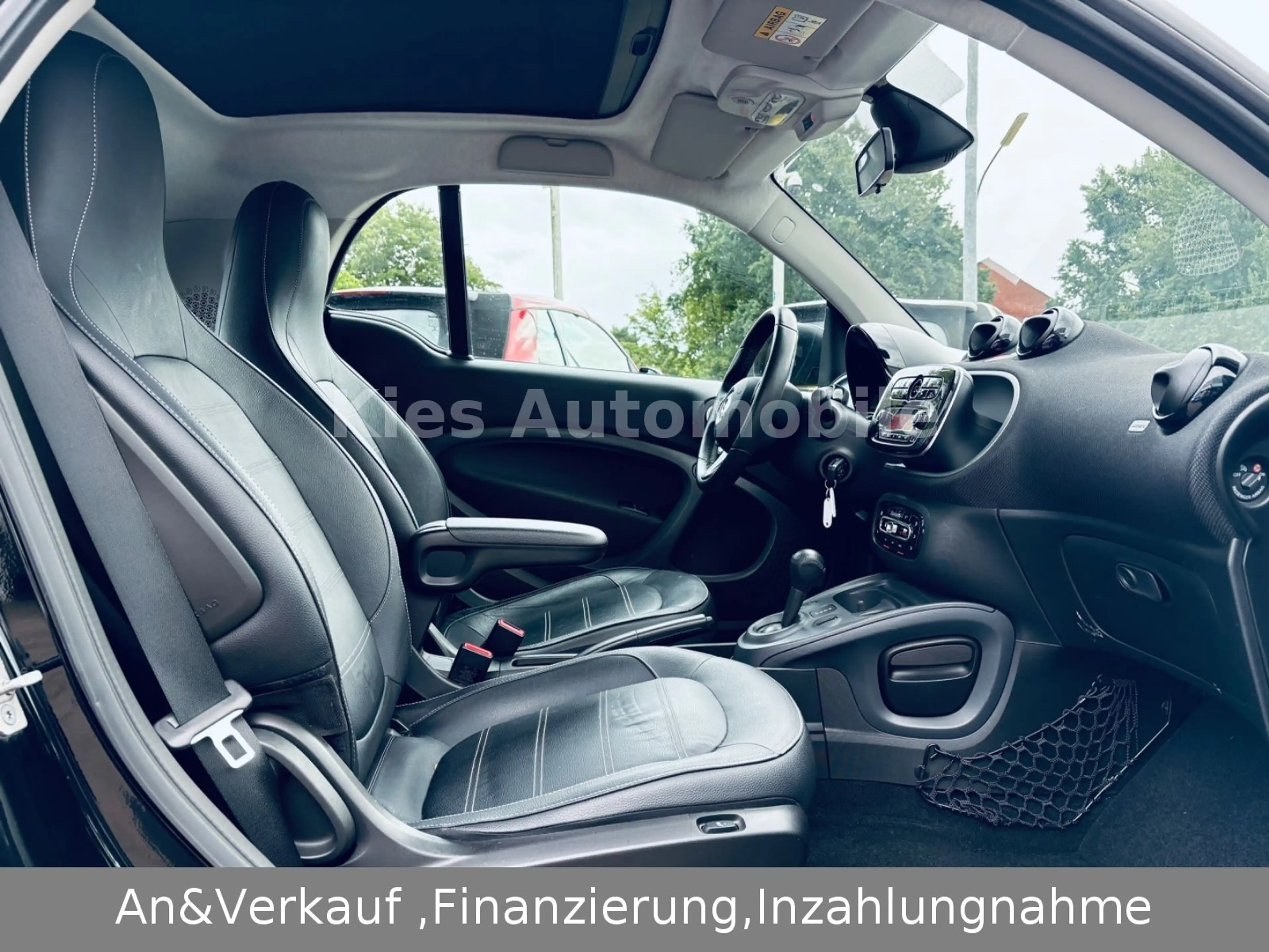 smart forTwo Prime AUTOM/LEDER/SITZH/PANO/KLIMA — photo 11