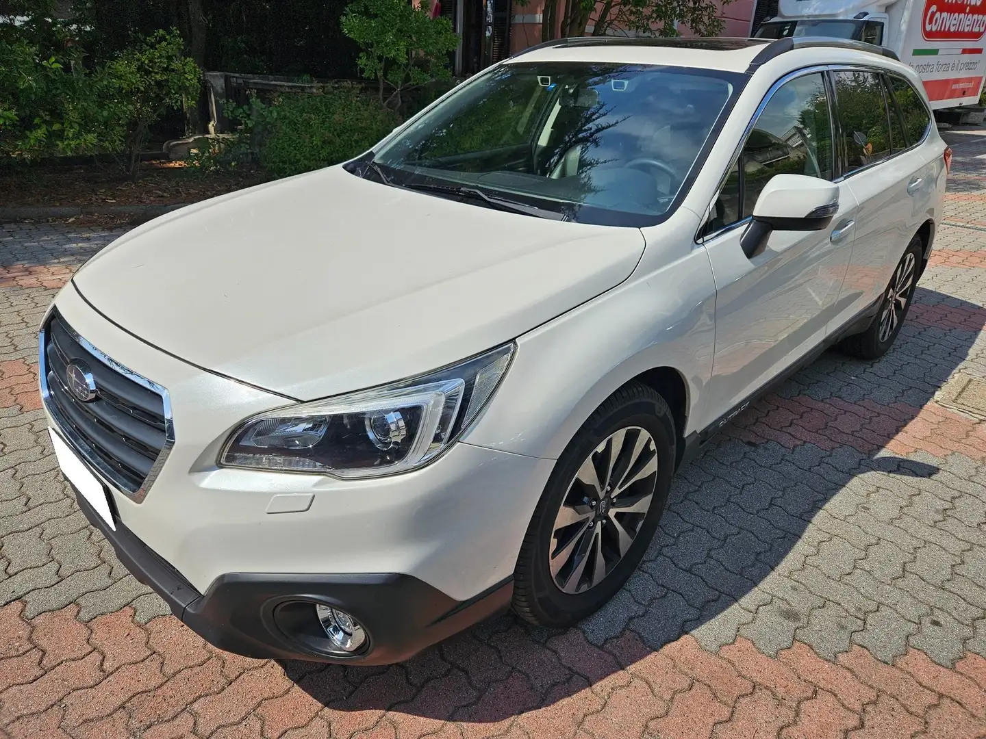 Subaru OUTBACK 2.0d Unlimited lineartronic - FULL OPTIONAL Biały - 1